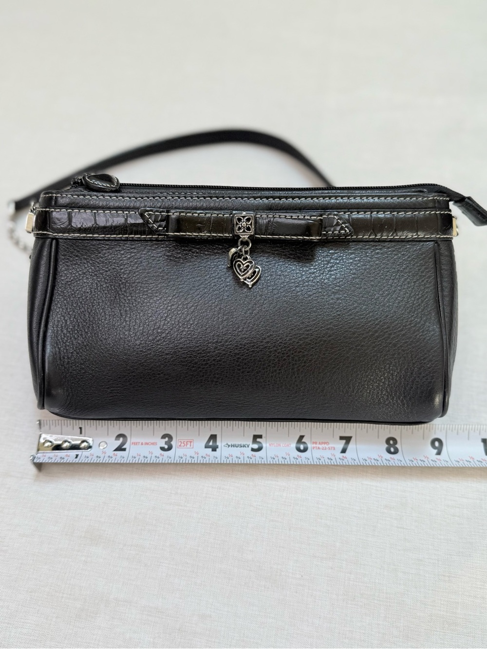 Brighton Black Leather Shoulder Bag Croc Trim with Heart Charms EUC - Picture 7 of 14